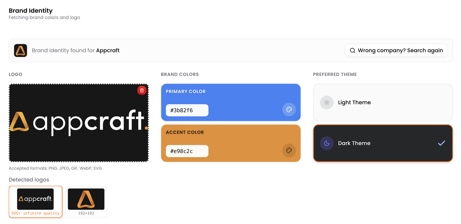 L'étape identité de marque de Waiv, avec le logo détecté, les couleurs de marque tirées du site, le thème préféré et le choix parmi plusieurs logos